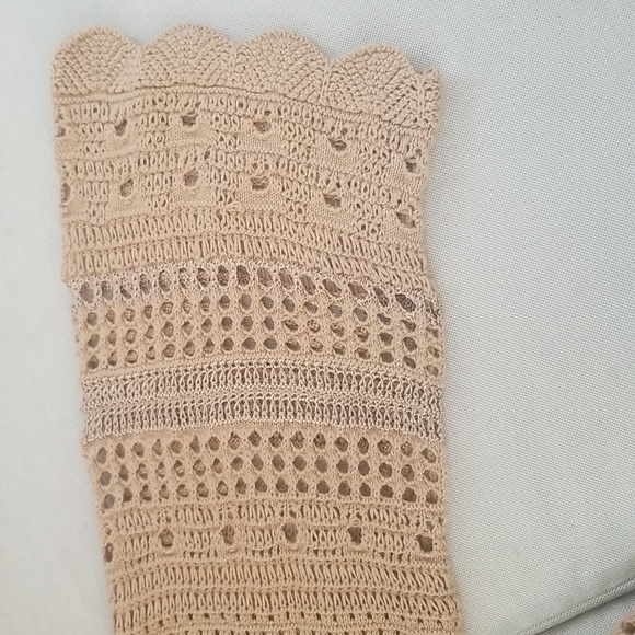 Used Hot in Hollywood Crochet long sleeve mocha color Tunic size L. - Picture 10 of 12
